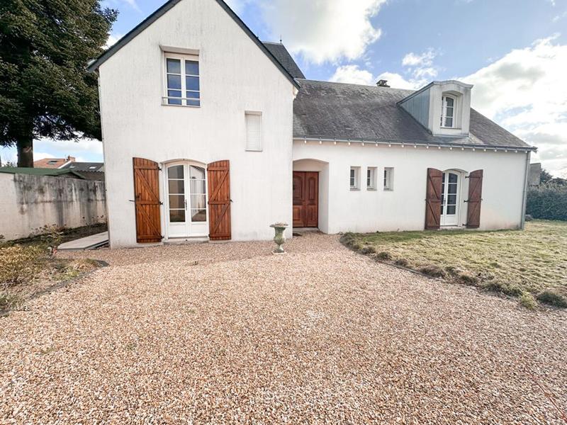 Maison - 196 m² - 8 pièces