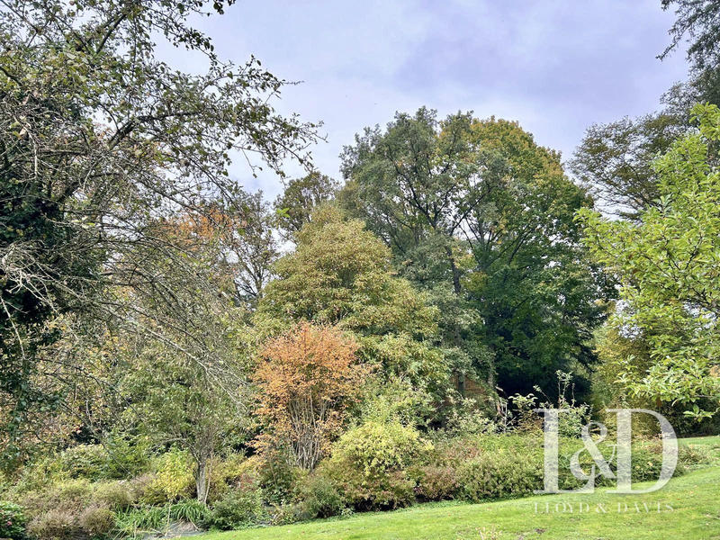 Maison - 340 m² - 10 pièces