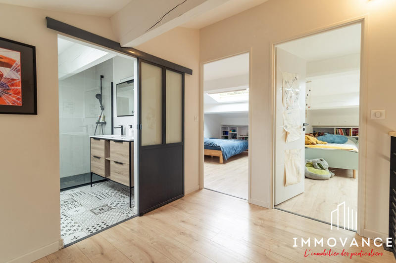 Maison traditionnelle - 240 m² - 6 pièces