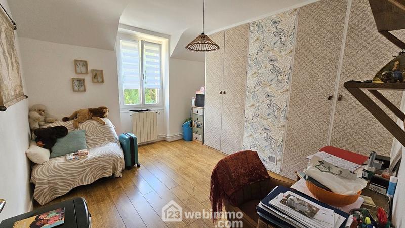 Maison - 180 m² - 7 pièces