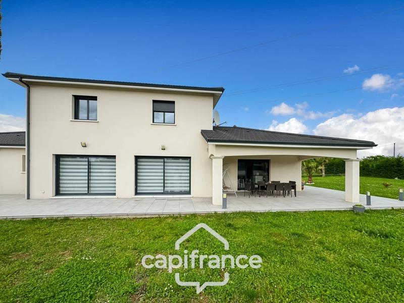 Maison - 275 m² - 7 pièces