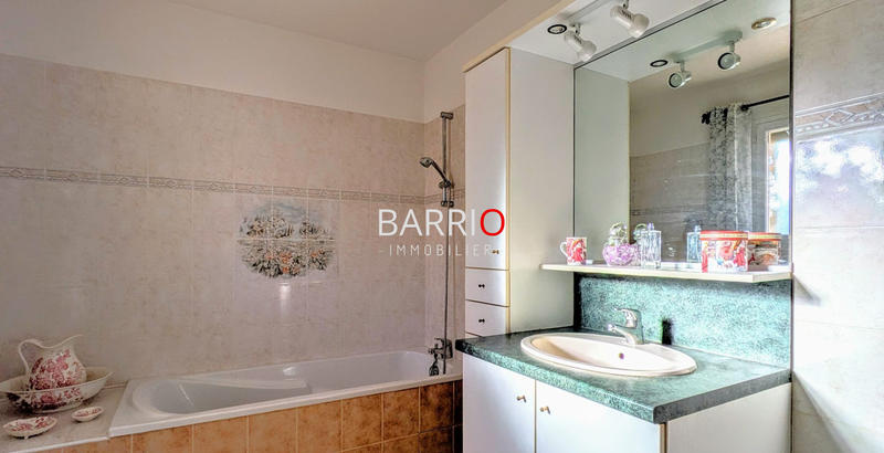 Maison traditionnelle - 150 m² - 5 pièces