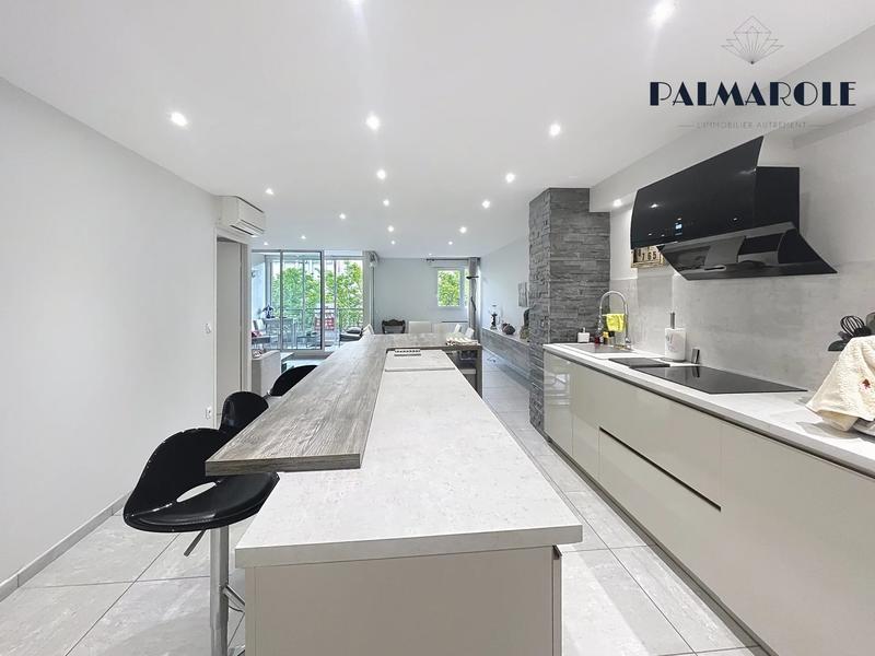 Appartement - 110 m² - 3 pièces