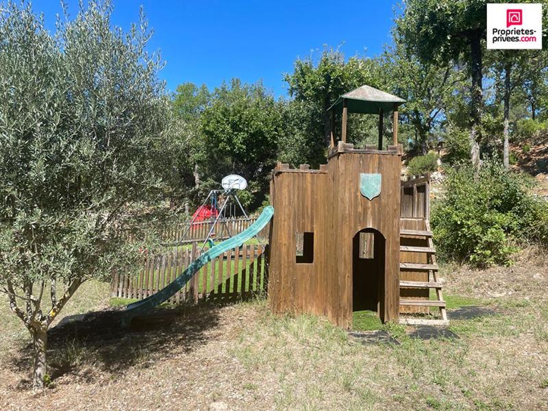 Maison - 210 m² - 10 pièces