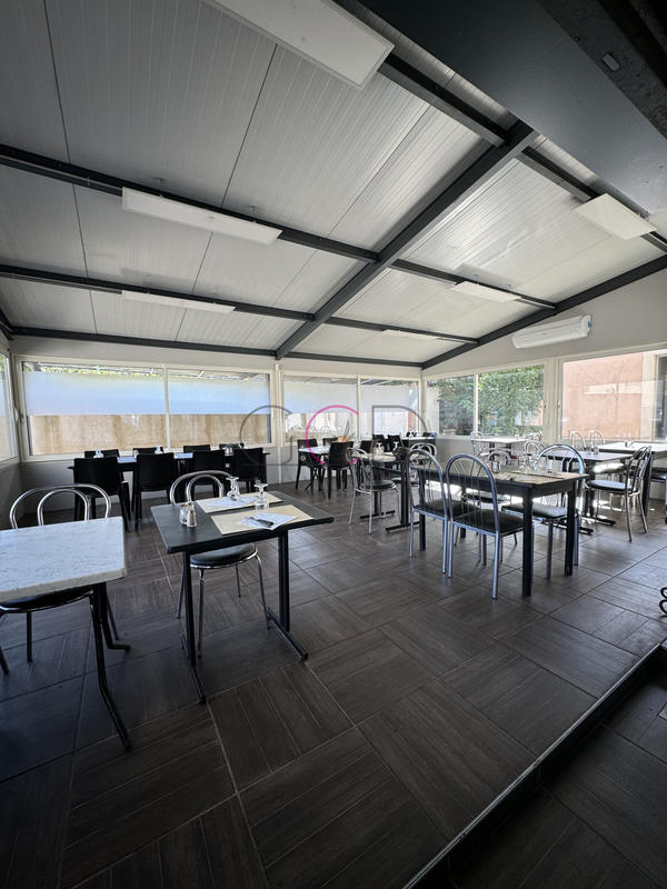 Local commercial - 630 m²