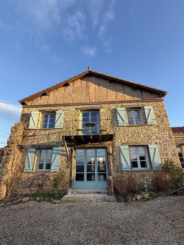 Maison ancienne - 370 m² - 8 pièces