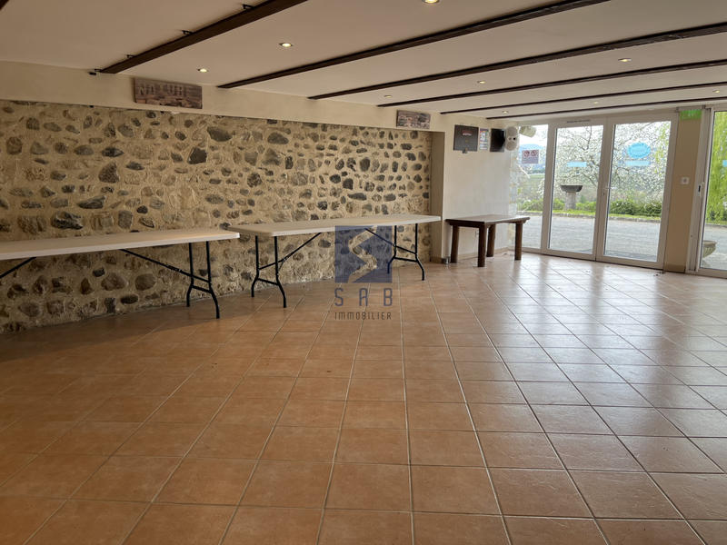 Maison - 450 m² - 11 pièces