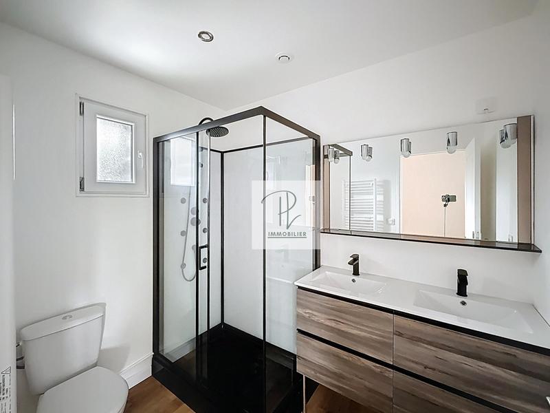 Maison - 150 m² - 8 pièces