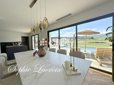 Maison - 191 m² - 7 pièces