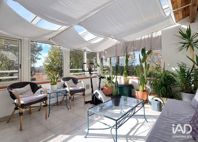 Maison - 235 m² - 8 pièces