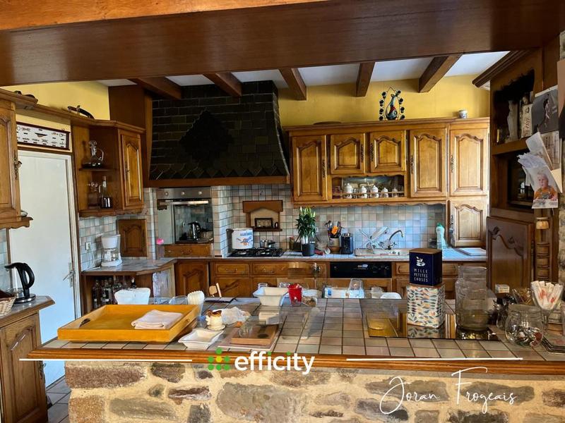 Maison - 195 m² - 10 pièces