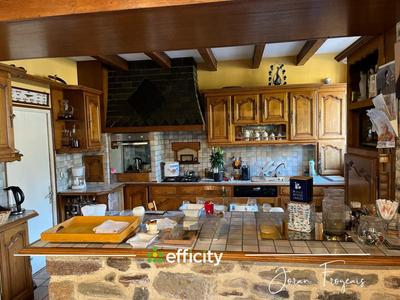 Maison - 195 m² - 10 pièces