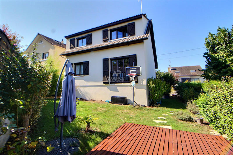 Maison - 120 m² - 6 pièces