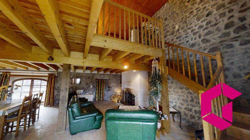 Maison - 180 m² - 7 pièces