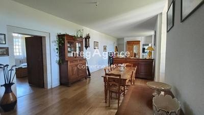 Appartement - 220 m² - 8 pièces