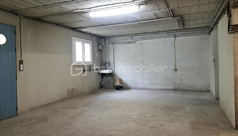 Propriété - 230 m² - 10 pièces