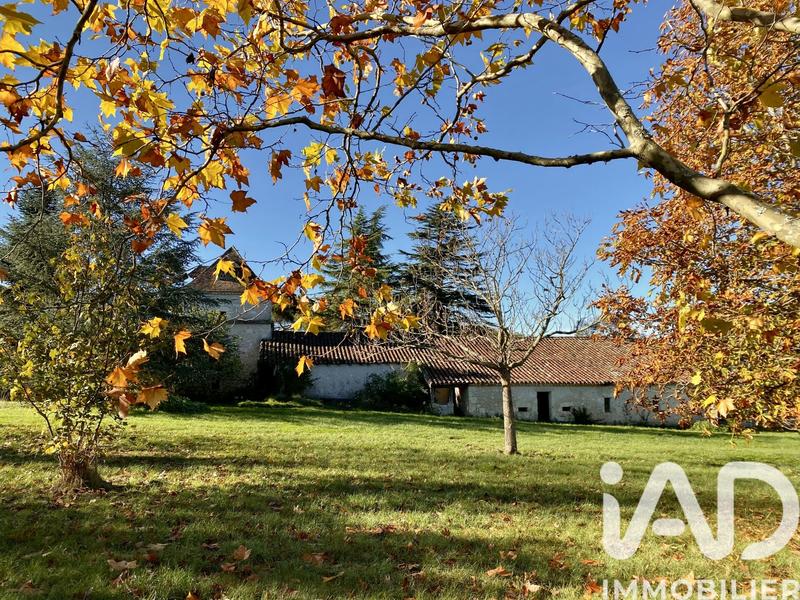 Maison - 220 m² - 12 pièces