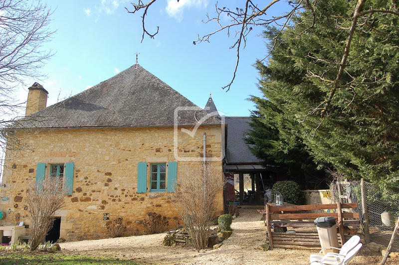 Maison - 299 m² - 15 pièces