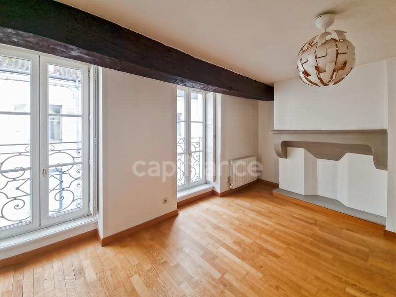 Appartement - 111 m² - 6 pièces