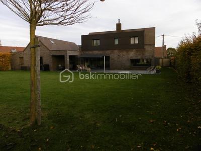 Maison - 205 m² - 6 pièces