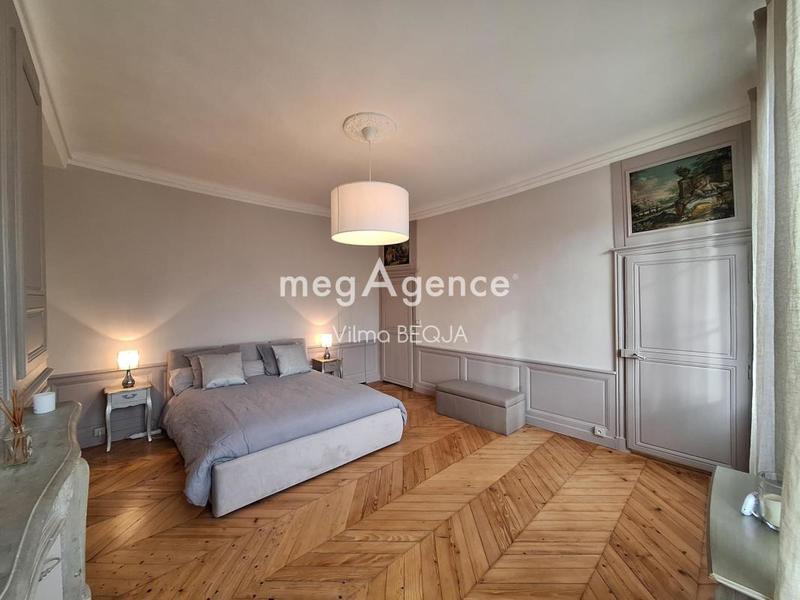 Maison - 285 m² - 8 pièces