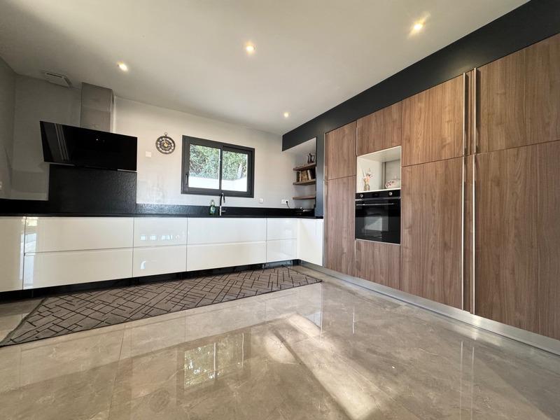 Maison - 150 m² - 7 pièces