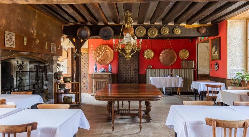 Manoir - 1 700 m² - 35 pièces