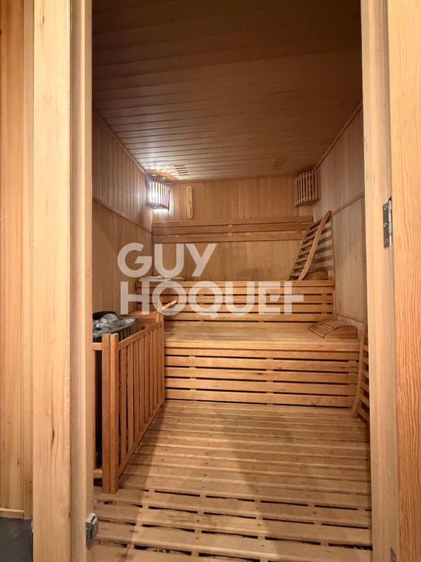 Maison - 161 m² - 5 pièces