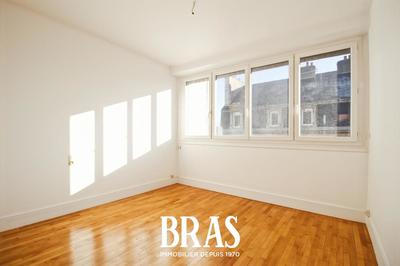 Appartement - 80 m² - 3 pièces