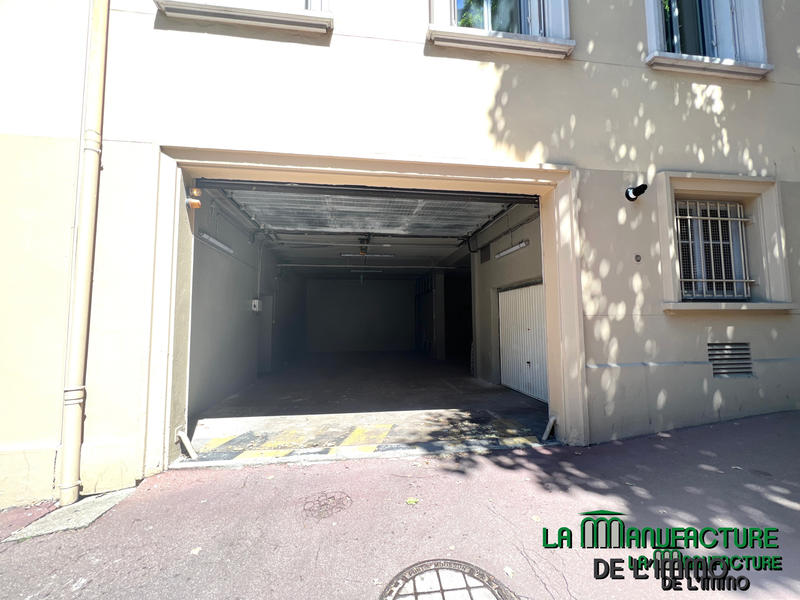 Parking / Garage - 12 m²