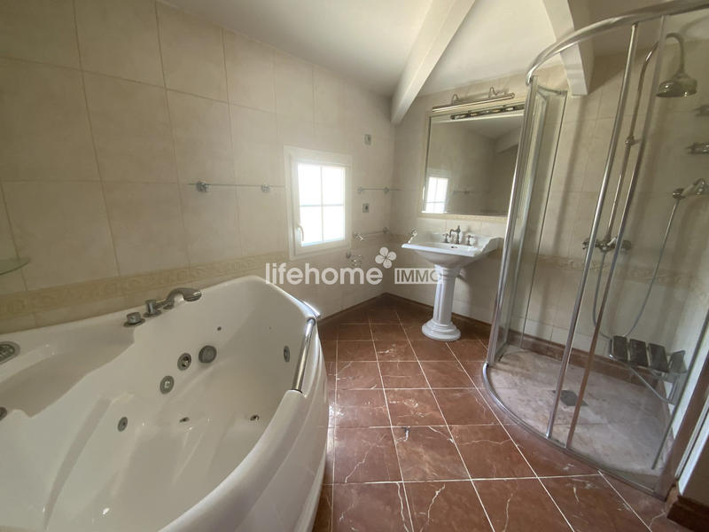 Maison traditionnelle - 145 m² - 6 pièces