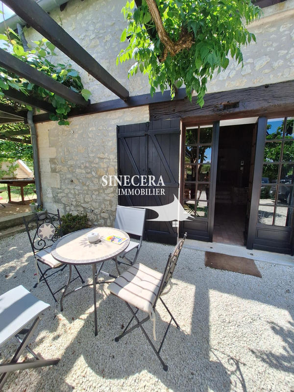 Maison - 230 m² - 8 pièces