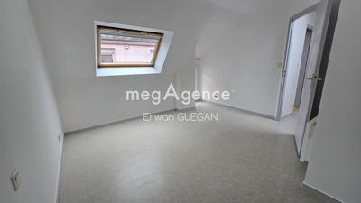 Maison - 250 m² - 4 pièces