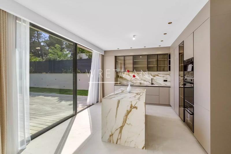 Maison jumelée - 280 m² - 5 pièces