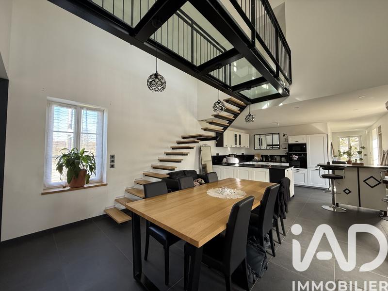 Maison - 178 m² - 8 pièces