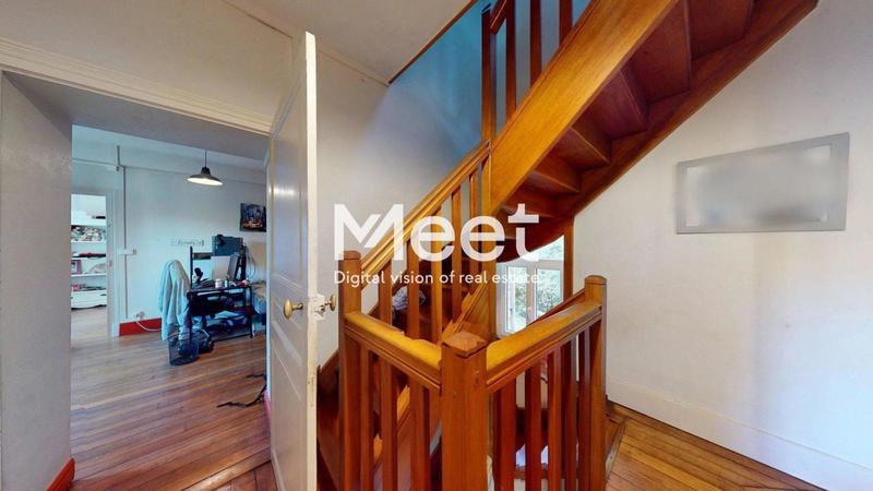 Propriété - 215 m² - 8 pièces