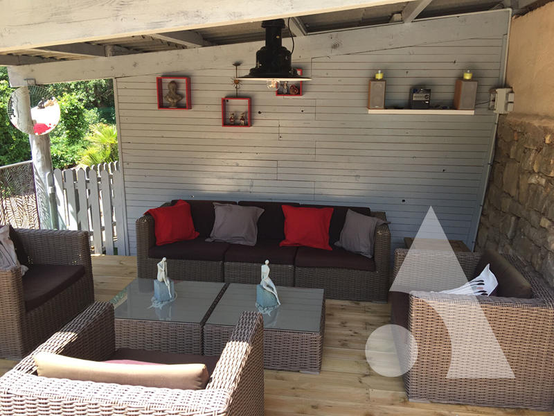 Maison - 273 m² - 9 pièces