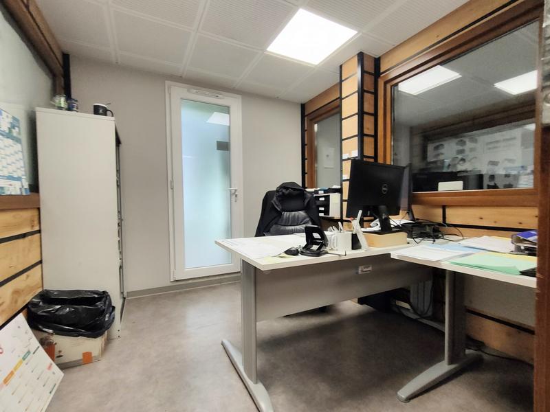 Local d'activités - 700 m²