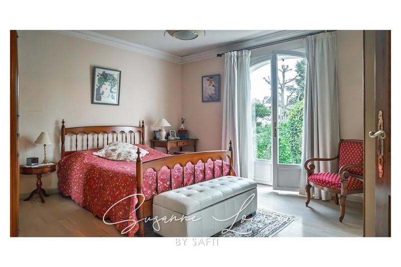 Villa - 215 m² - 9 pièces