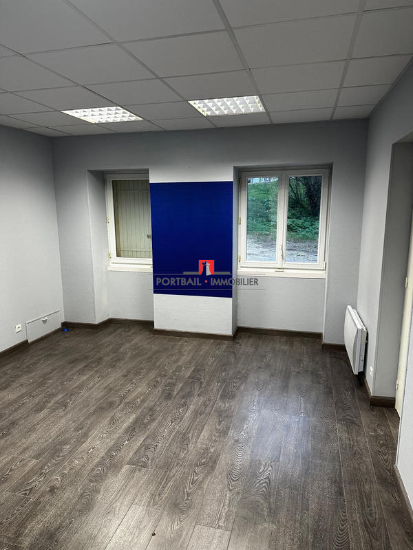 Local commercial - 65 m² - 3 pièces