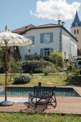 Demeure - 330 m² - 12 pièces