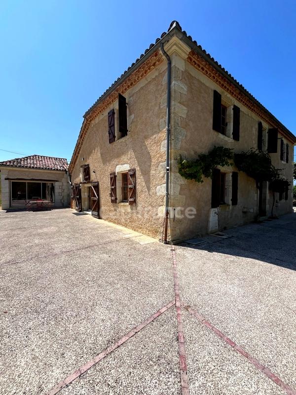 Maison de campagne - 320 m² - 9 pièces