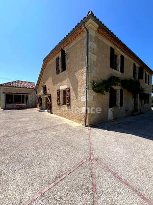 Maison de campagne - 320 m² - 9 pièces
