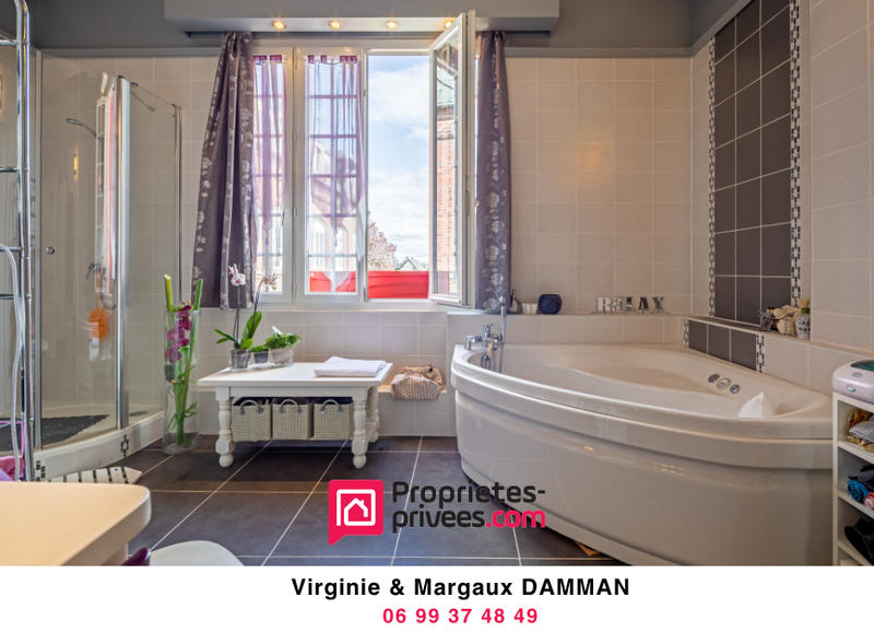 Maison - 326 m² - 15 pièces