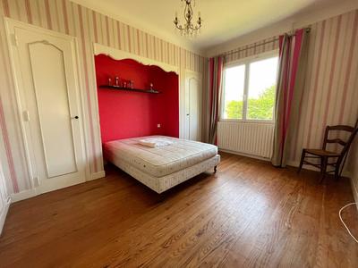 Maison - 128 m² - 9 pièces