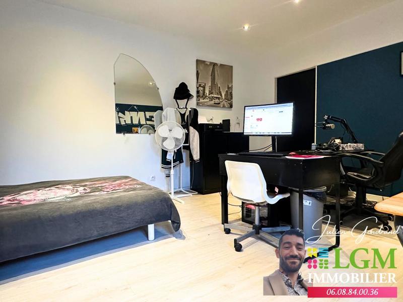 Maison - 218 m² - 6 pièces