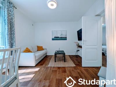 Chambre - 10 m² - 1 pièce