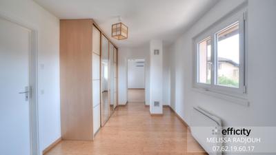 Maison - 202 m² - 7 pièces