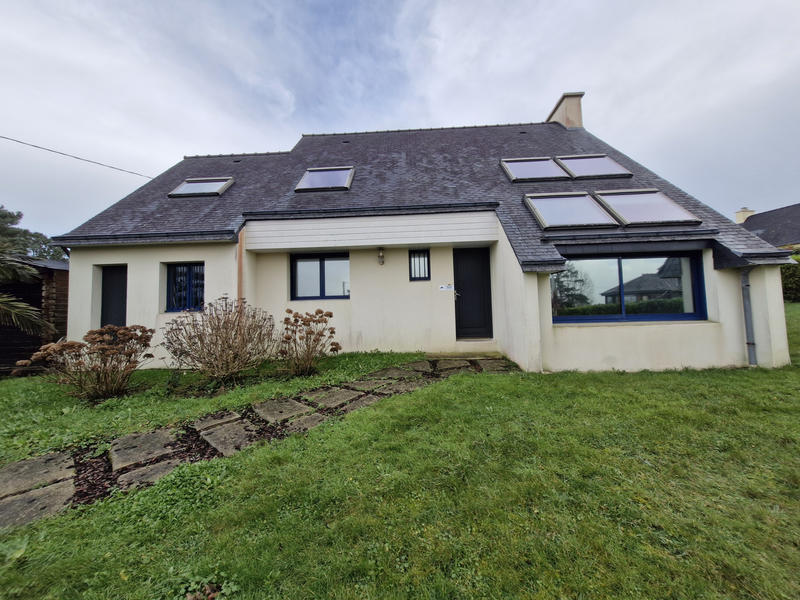 Maison - 92 m² - 5 pièces