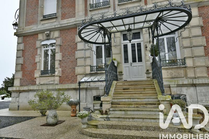 Château - 704 m² - 11 pièces